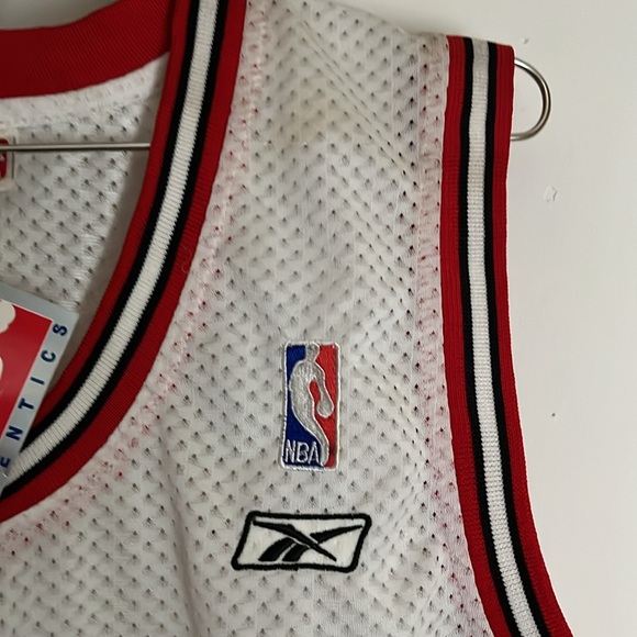 Jordan Bulls Jersey - Picture 5 of 9